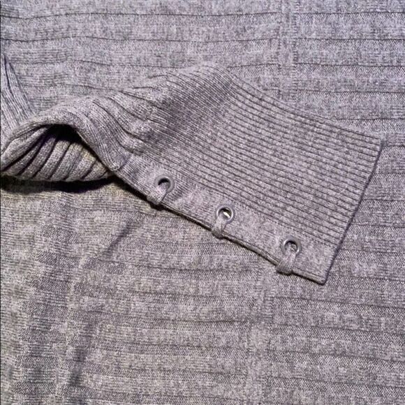 Soho Grey Crew Neck Ribbed Sweater With Laced Sleeves Size Medium - Picture 10 of 10